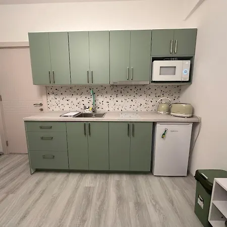 Apartment 4 Leaf Clover *